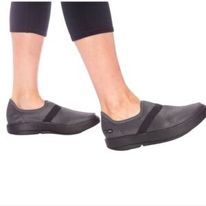 OOFOS OOmg eeZee Low Shoes‎ Gray Black Slip-On